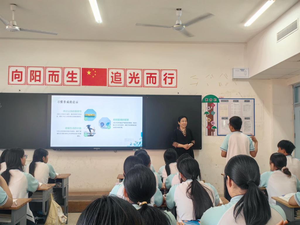 王春红深入联合办学部讲授思政课